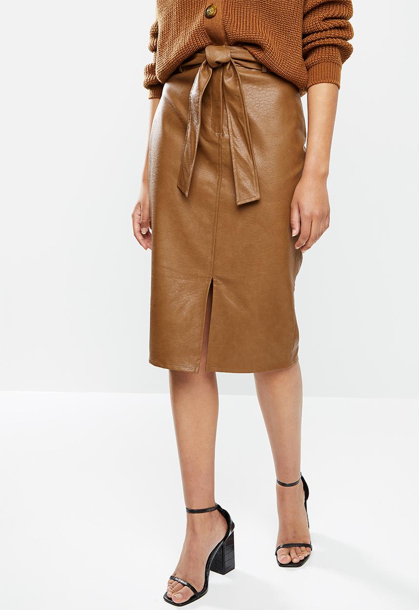 Glamorous - Pu midi skirt with tie waist - brown
