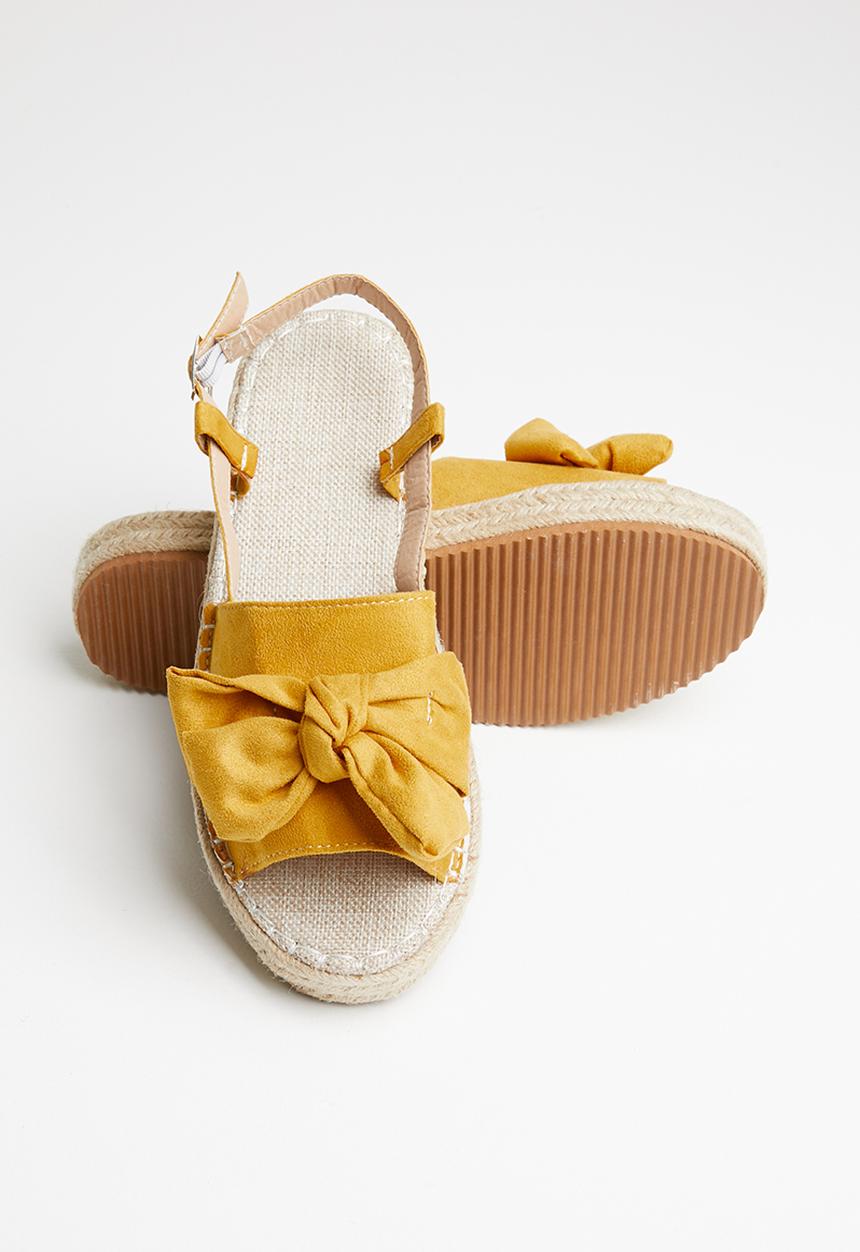 Rebel Republic - Girls wedge sandal - yellow