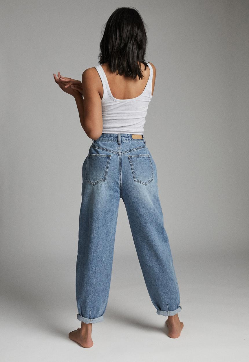 Cotton On - Slouch mom jean - jetty blue pleat