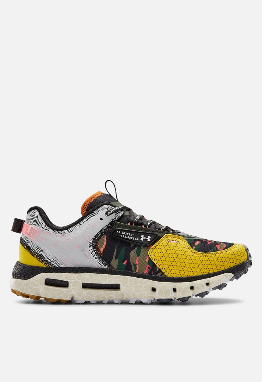 Under Armour - Ua hovr summit cllsn crs prt - black / zeppelin yellow / white