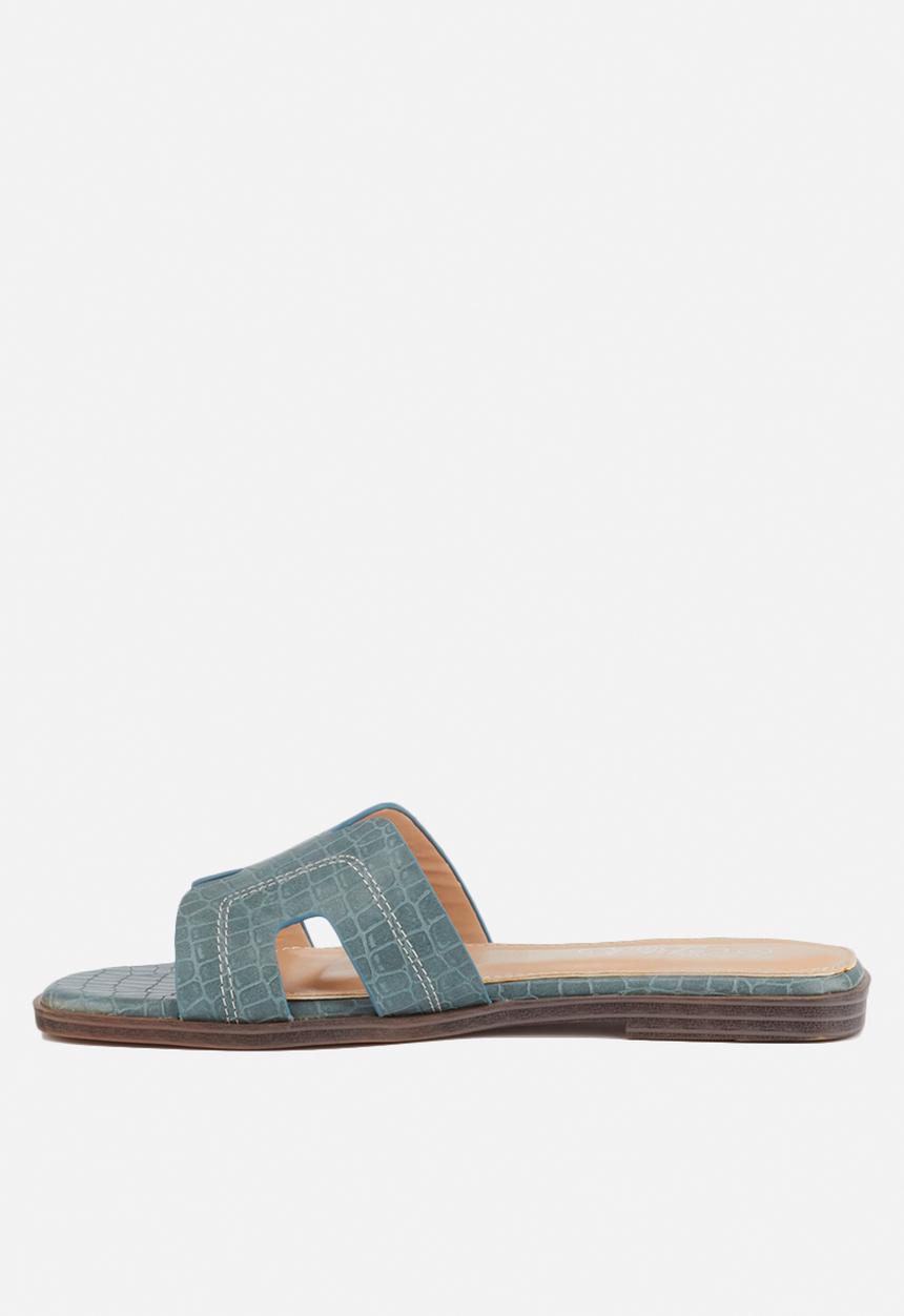 Miss Black - Discopia slide - blue