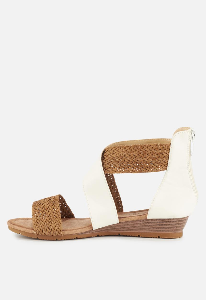 Butterfly Feet - Biguil sandal - white