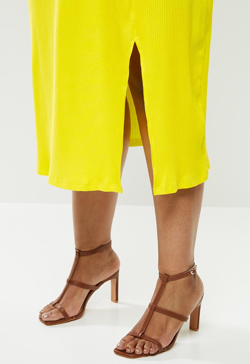 Glamorous - Plus size one shoulder belted midi - yellow 