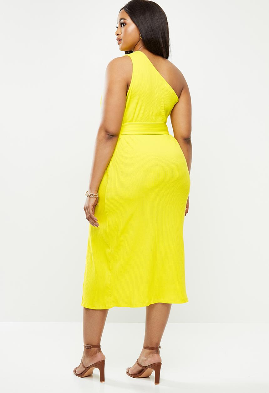 Glamorous - Plus size one shoulder belted midi - yellow 