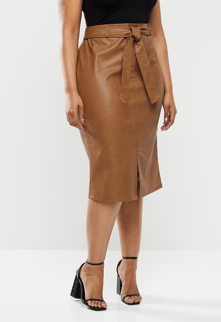 Glamorous - Plus size midi skirt with tie waist - brown