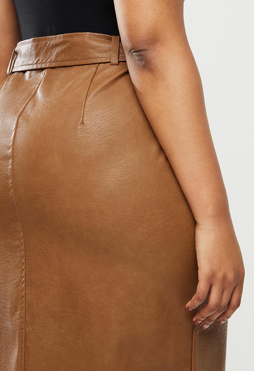 Glamorous - Plus size midi skirt with tie waist - brown