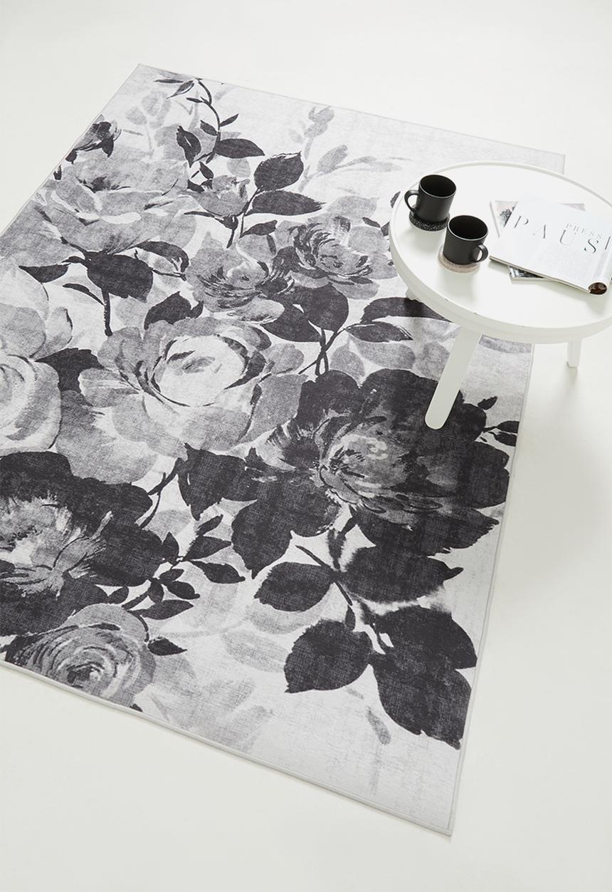 Fotakis - Option rug - floral greyscale