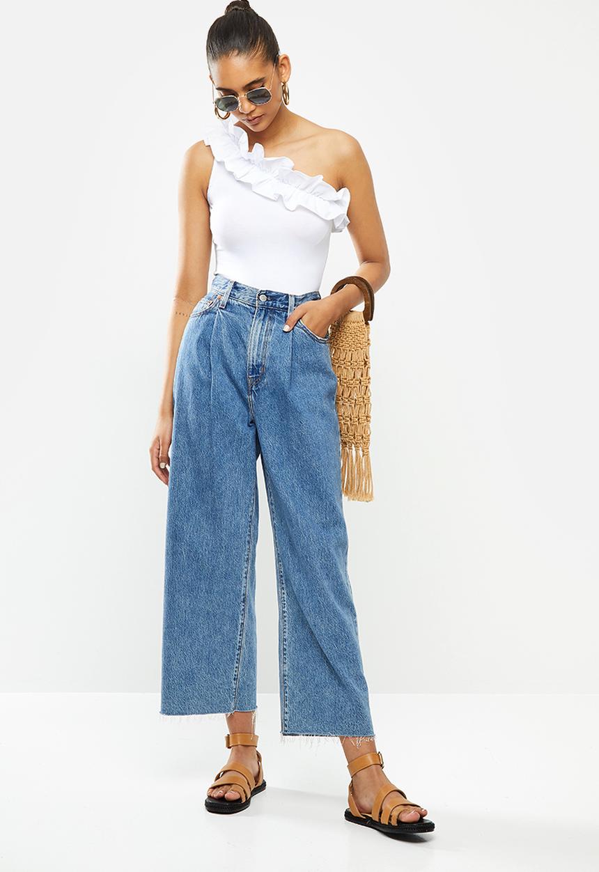 Blake - Ruffle bardot fitted top - white