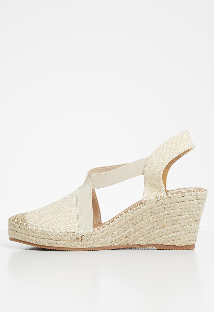 Butterfly Feet - Moranite wedge - beige