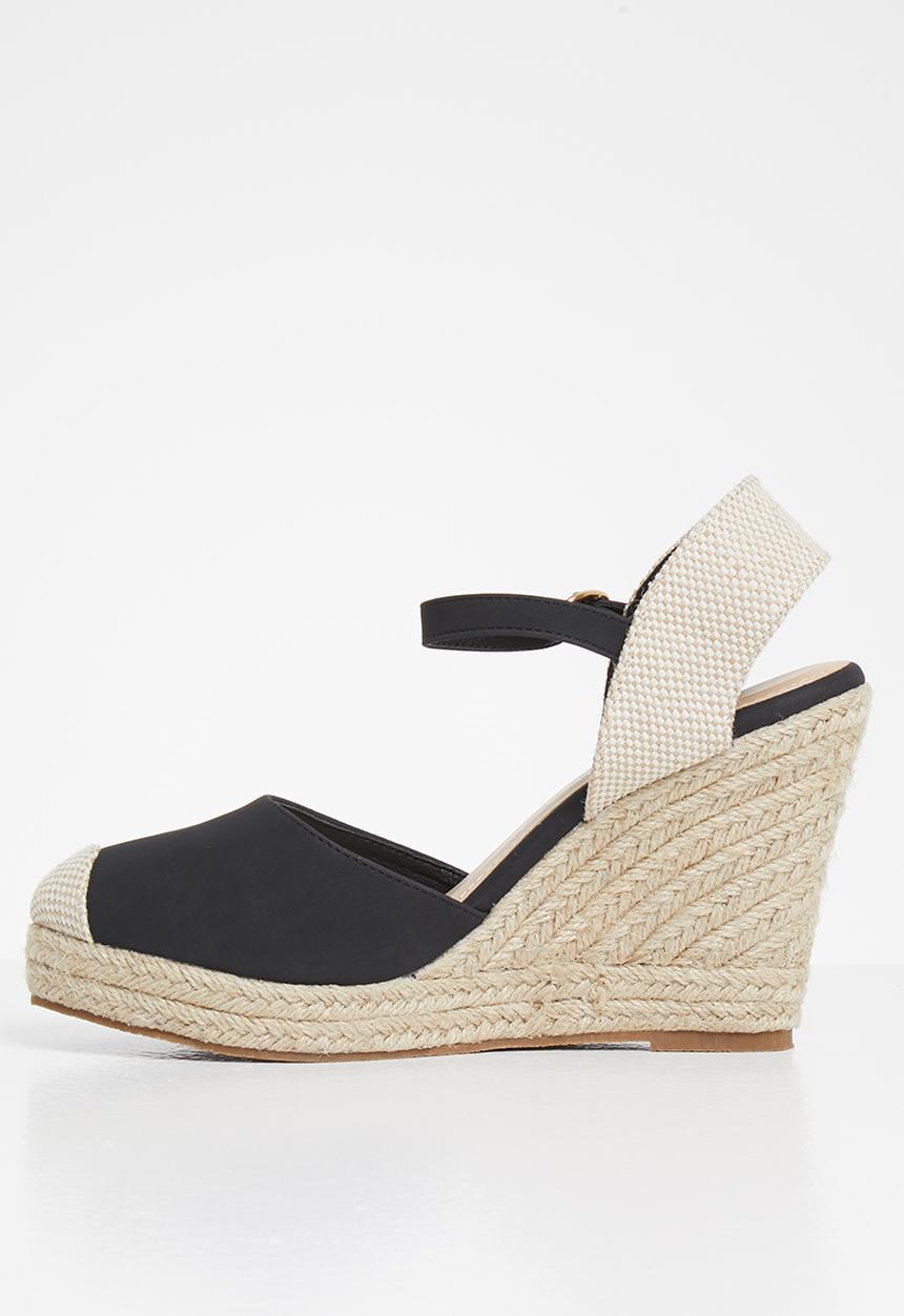 Miss Black - Hooked wedge - black