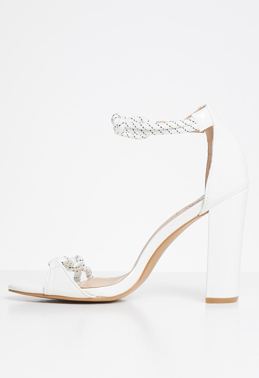 Miss Black - Levels heel - white