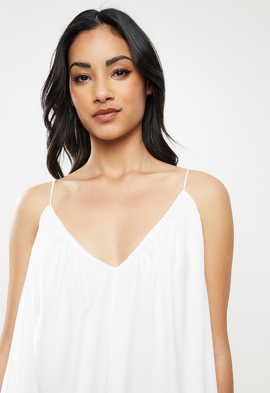 Missguided - Petite cami v neck trapeze mini dress - white
