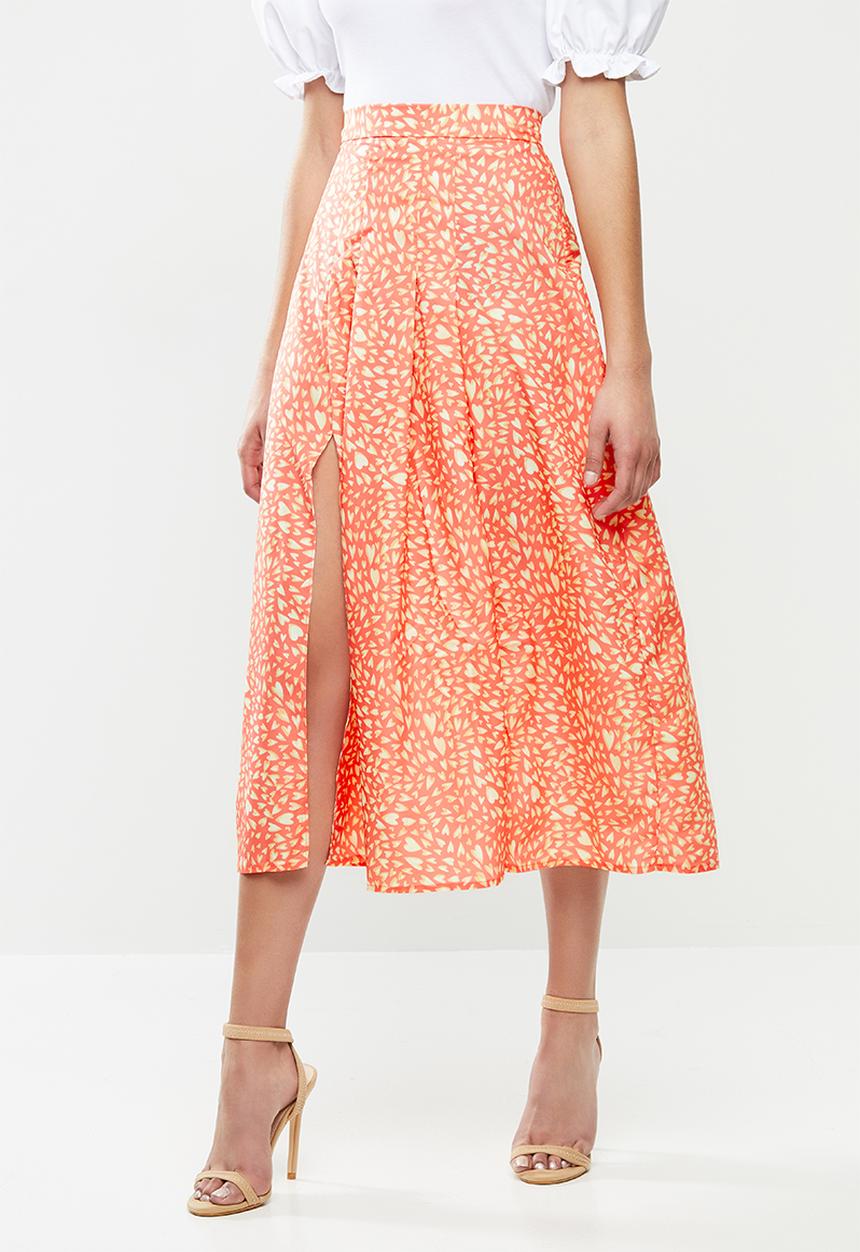 Glamorous - Petite Printed heart midi split skirt - coral & yellow