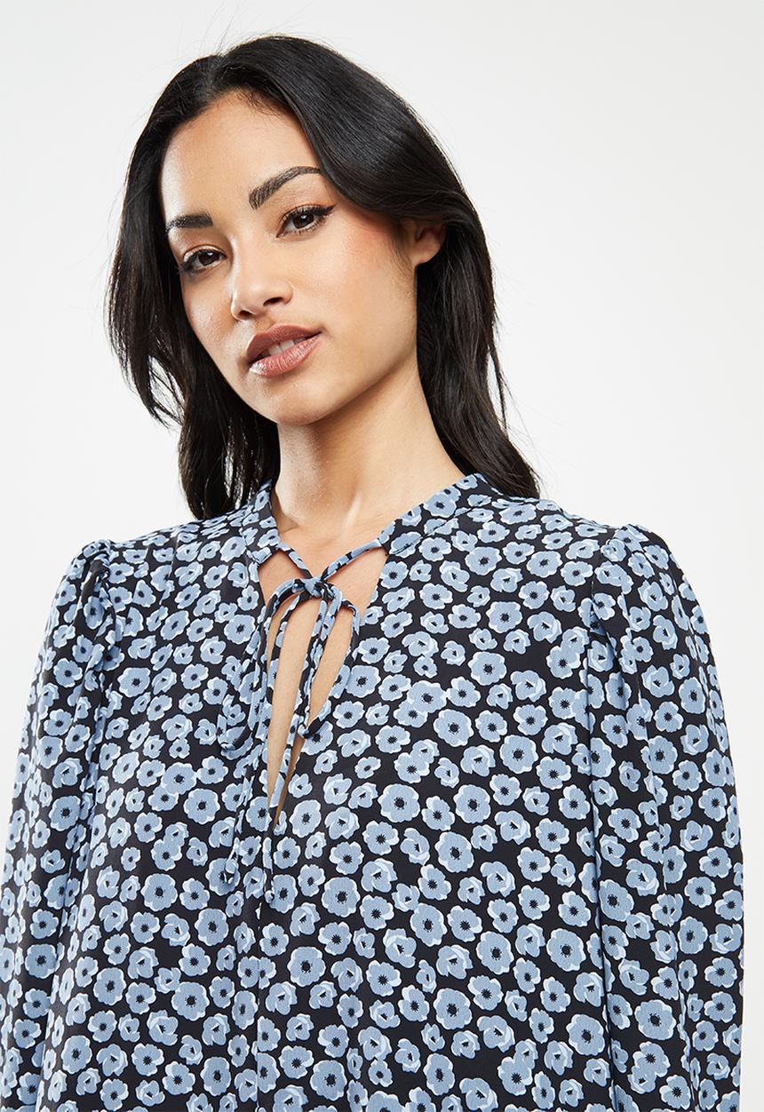 Glamorous - Petite Dusty blue mini floral drop waist dress - light blue