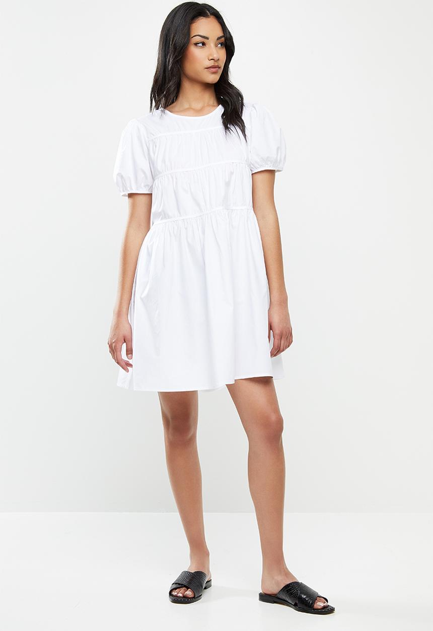 Glamorous - Petite Puff sleeve tiered mini  - white