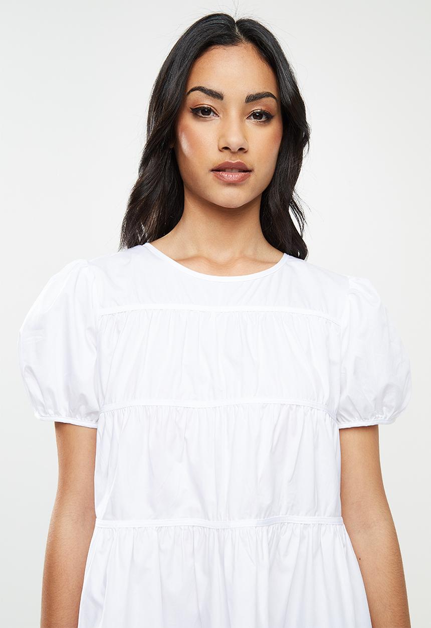 Glamorous - Petite Puff sleeve tiered mini  - white