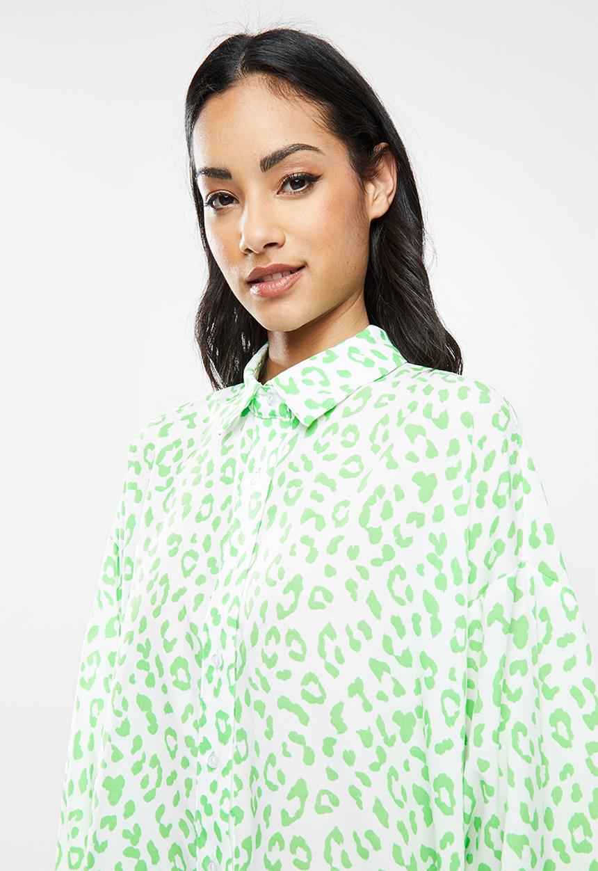 Glamorous - Petite Leopard shirt dress - green