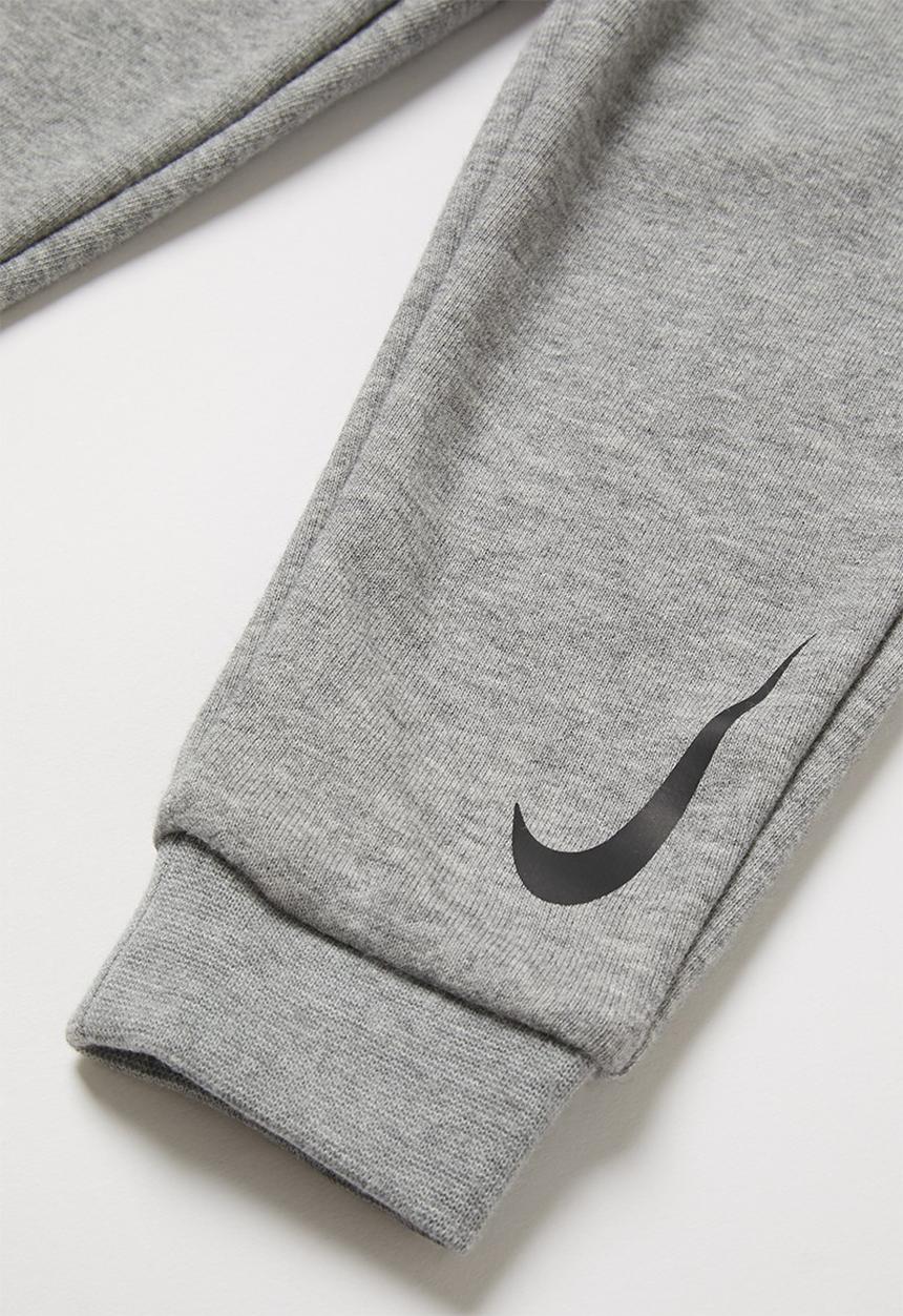 Nike - Short sleeve tee pant set - grey & black 