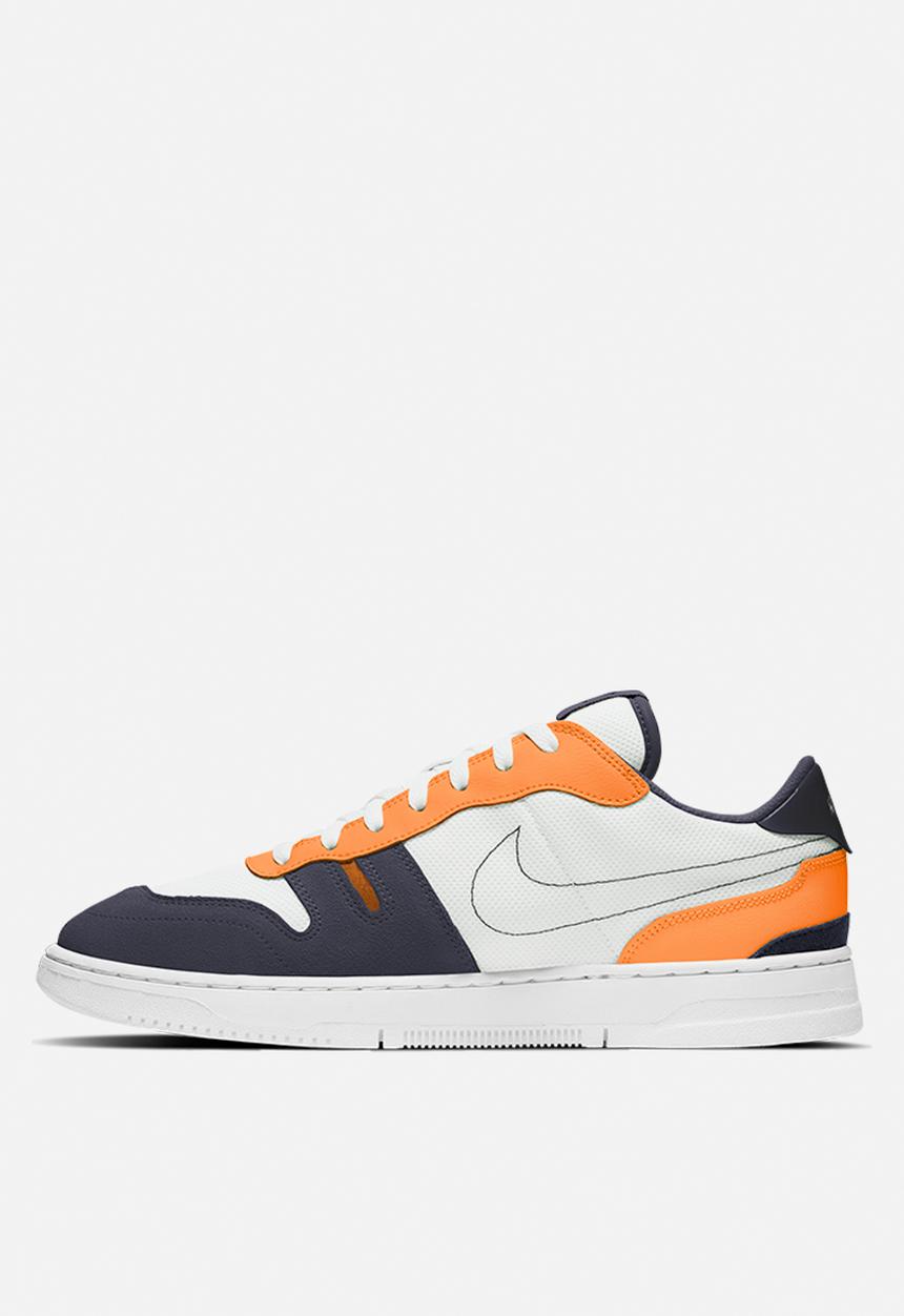 Nike - Squash-type - summit white & dark obsidian-alpha orange
