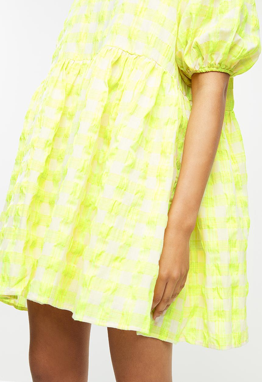 Glamorous - Check swing dress with puff sleeve - neon yellow