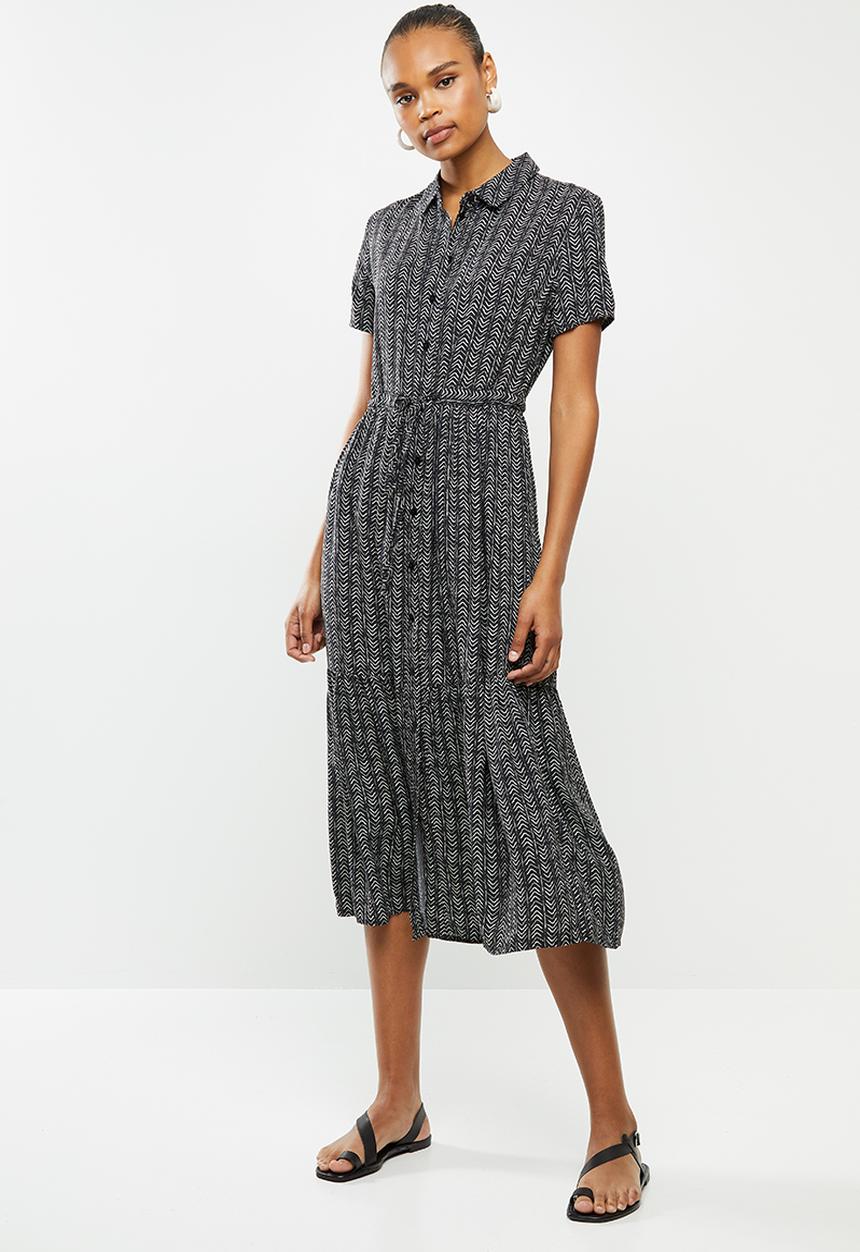 edit - Short sleeve collar tiered shirt dress - black 
