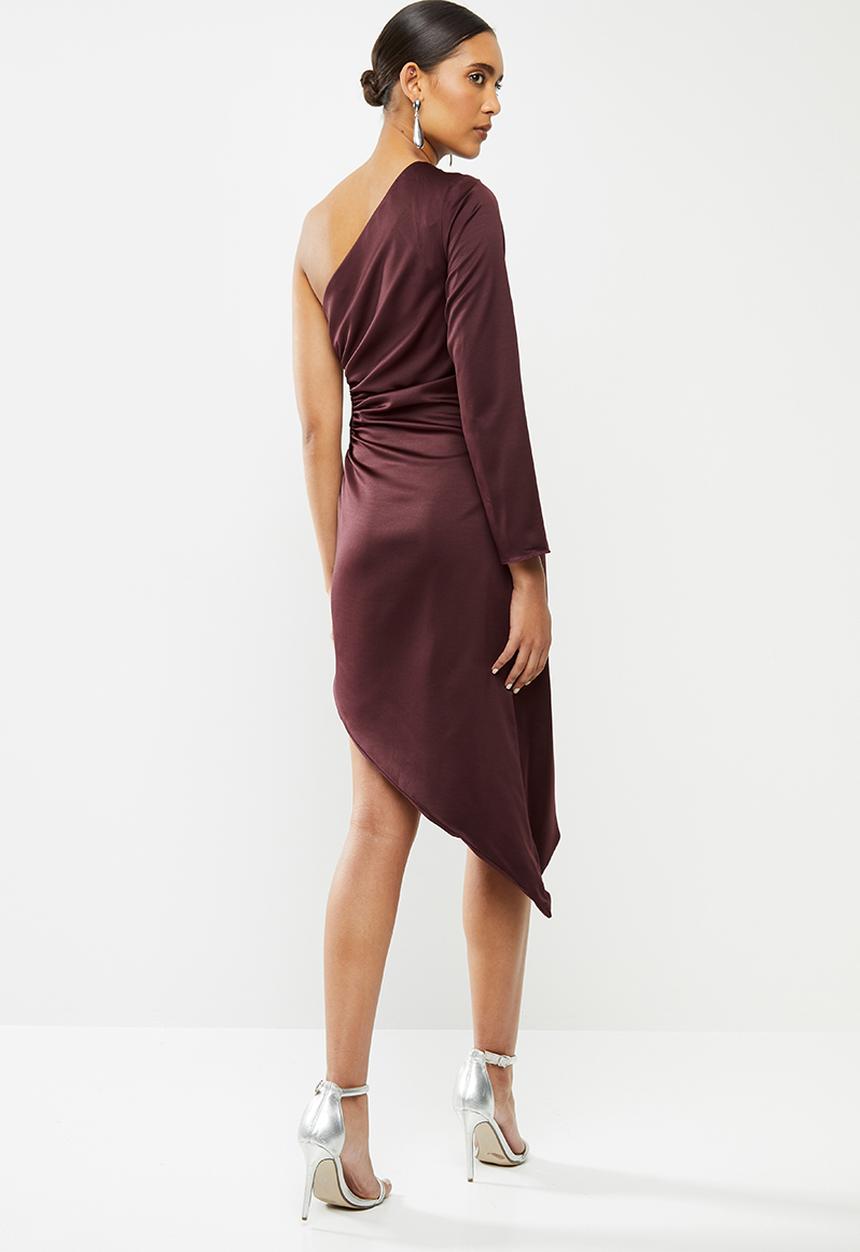 Glamorous - Sateen one shoulder with open side - plum