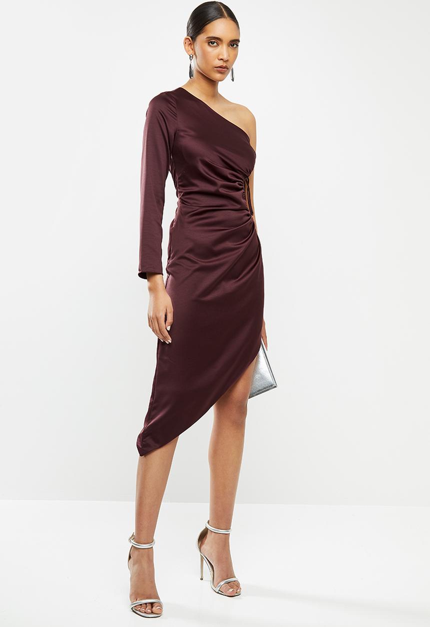 Glamorous - Sateen one shoulder with open side - plum