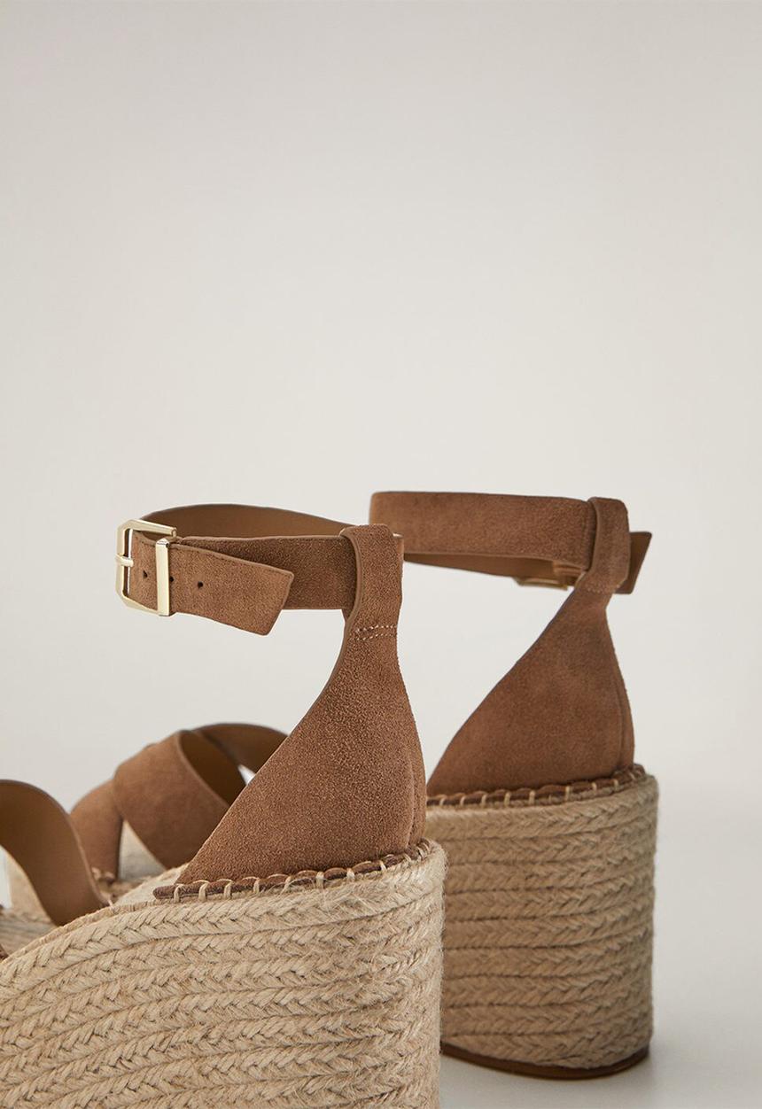 MANGO - Cross leather wedge - light pastel brown