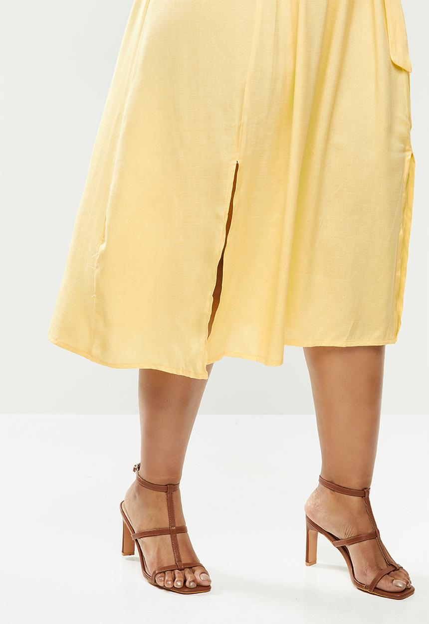 Glamorous - Plus size deep v-neck tie front midi dress - yellow 