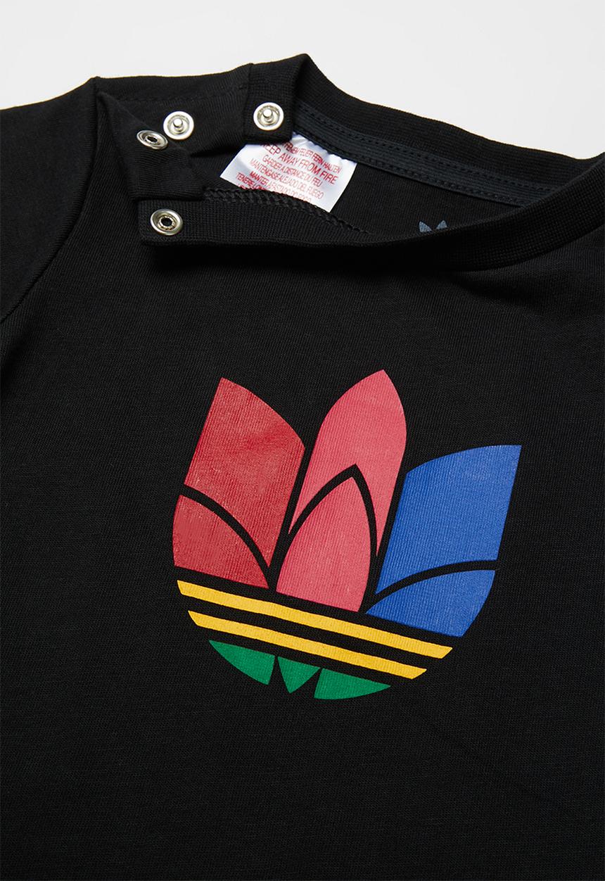 adidas Originals - 3d trefoil tee - black