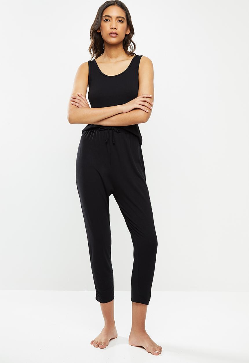 Superbalist - Vest & drop crotch pants set - black