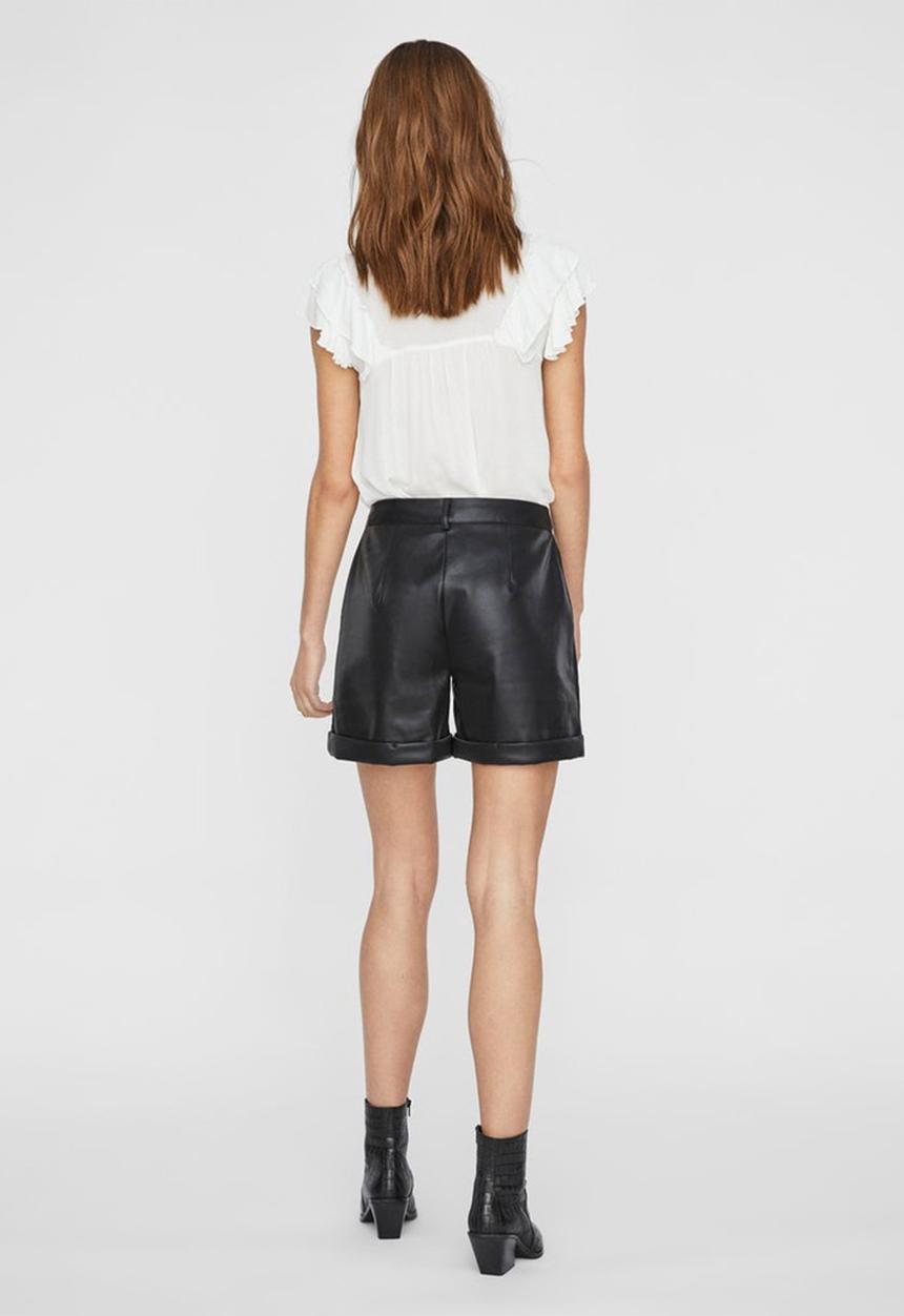 Vero Moda - Lia high waist shorts - black