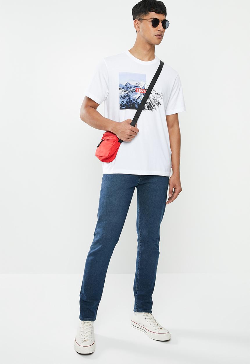 Levi’s® - Short sleeve relaxed fit bi photo scenic tee - white