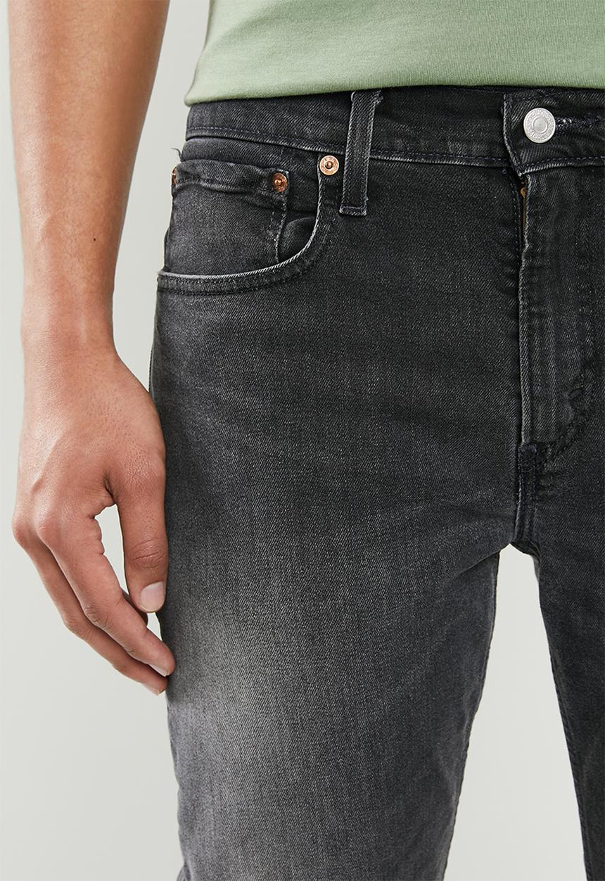 Levi’s® - 502 Taper stop breakin adv - black