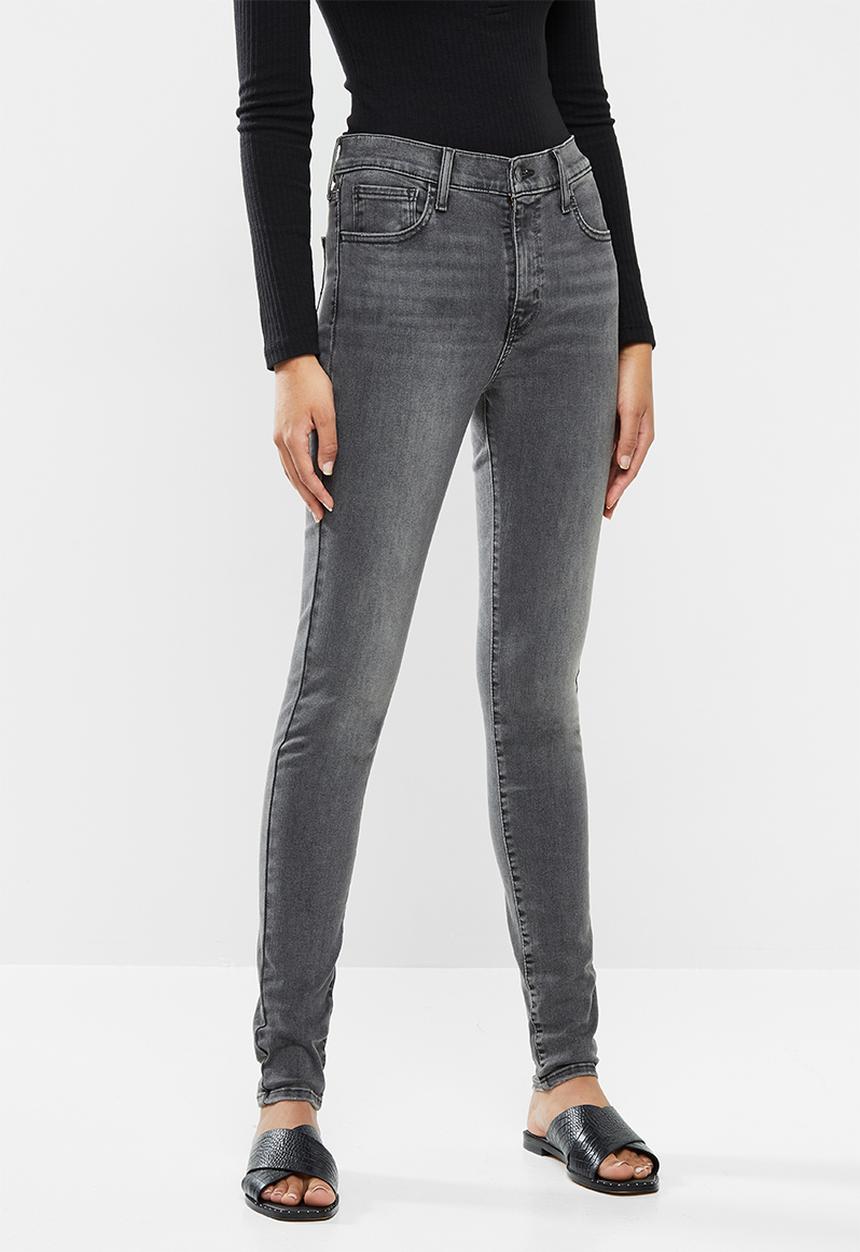 Levi’s® - 720 Hirise super skinny cloudy day - black