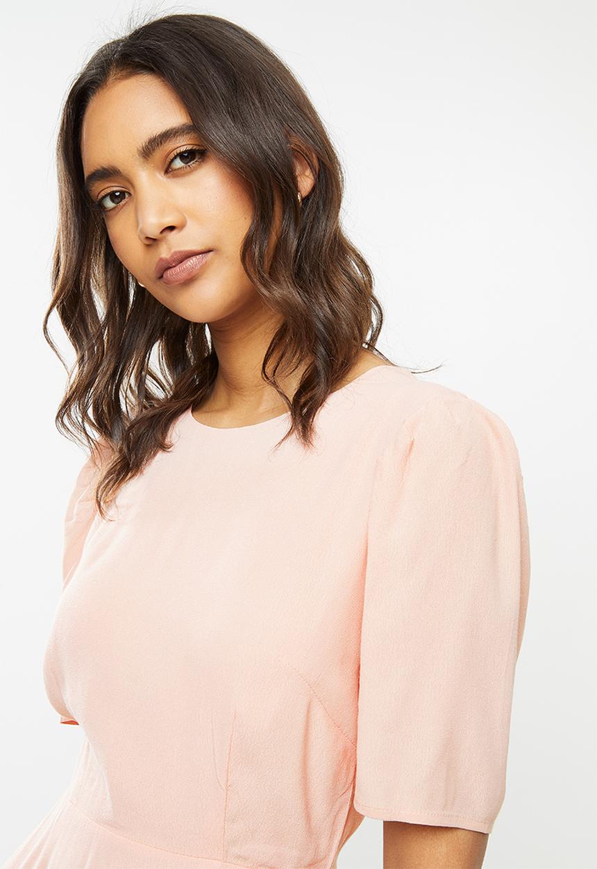 Glamorous - Short sleeved fitted midi - pale pink
