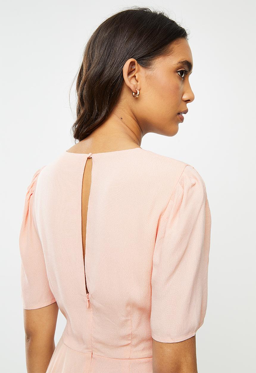 Glamorous - Short sleeved fitted midi - pale pink