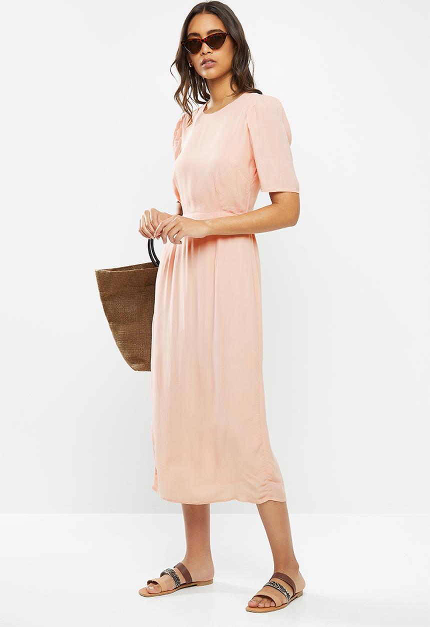 Glamorous - Short sleeved fitted midi - pale pink