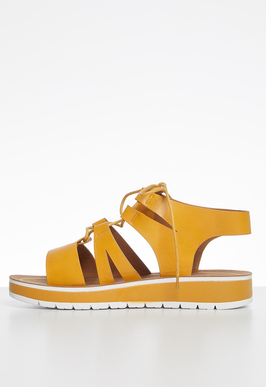 Plum - Ladonna sandal - yellow