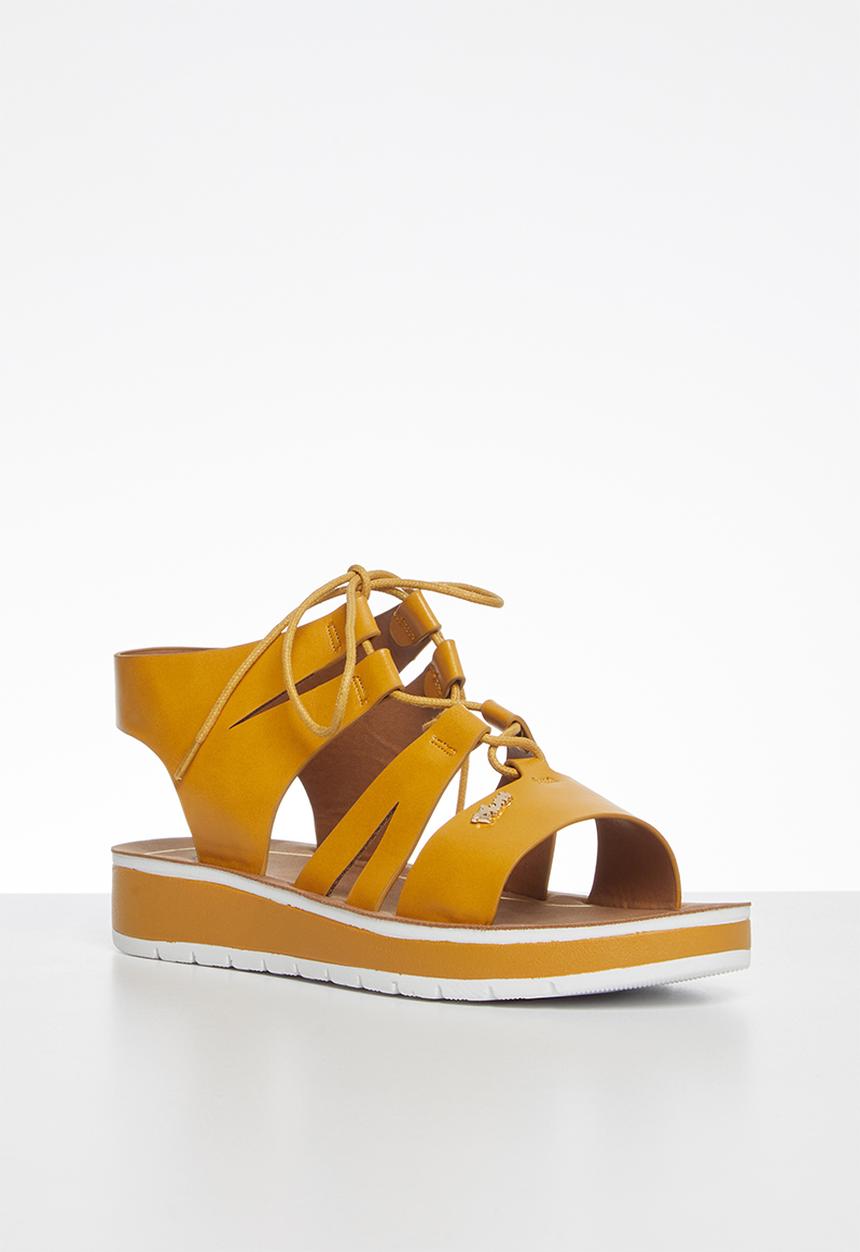 Plum - Ladonna sandal - yellow