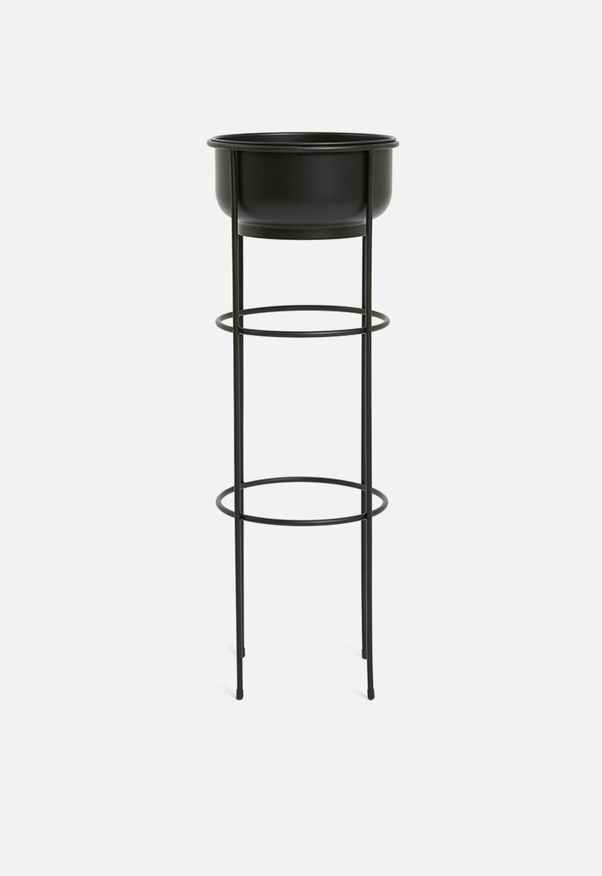H&S - Tall standing planter - black