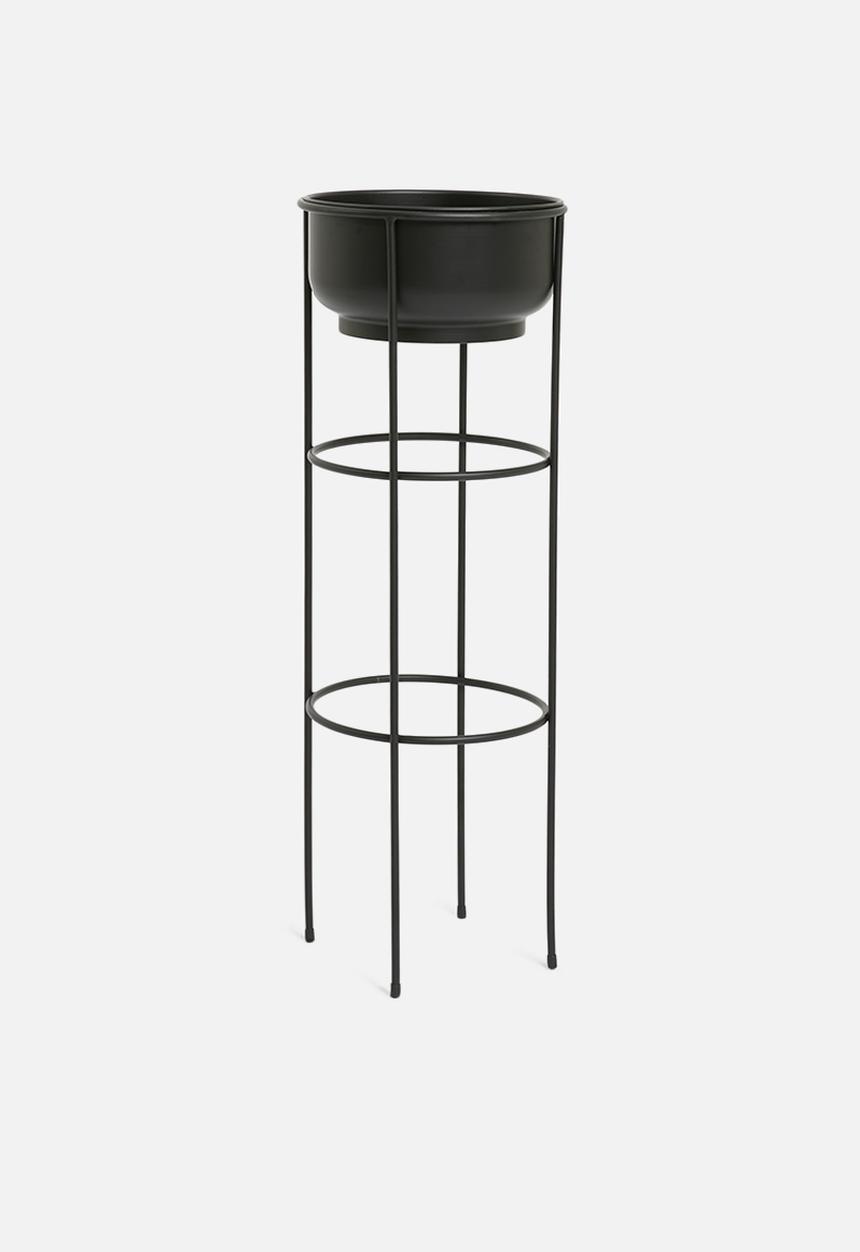 H&S - Tall standing planter - black