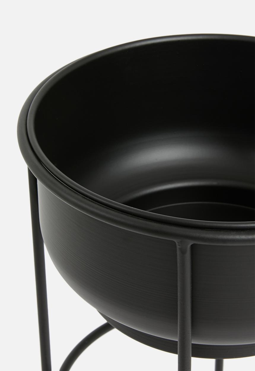 H&S - Tall standing planter - black