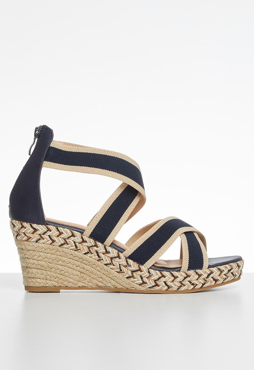 Plum - Toula wedge - navy