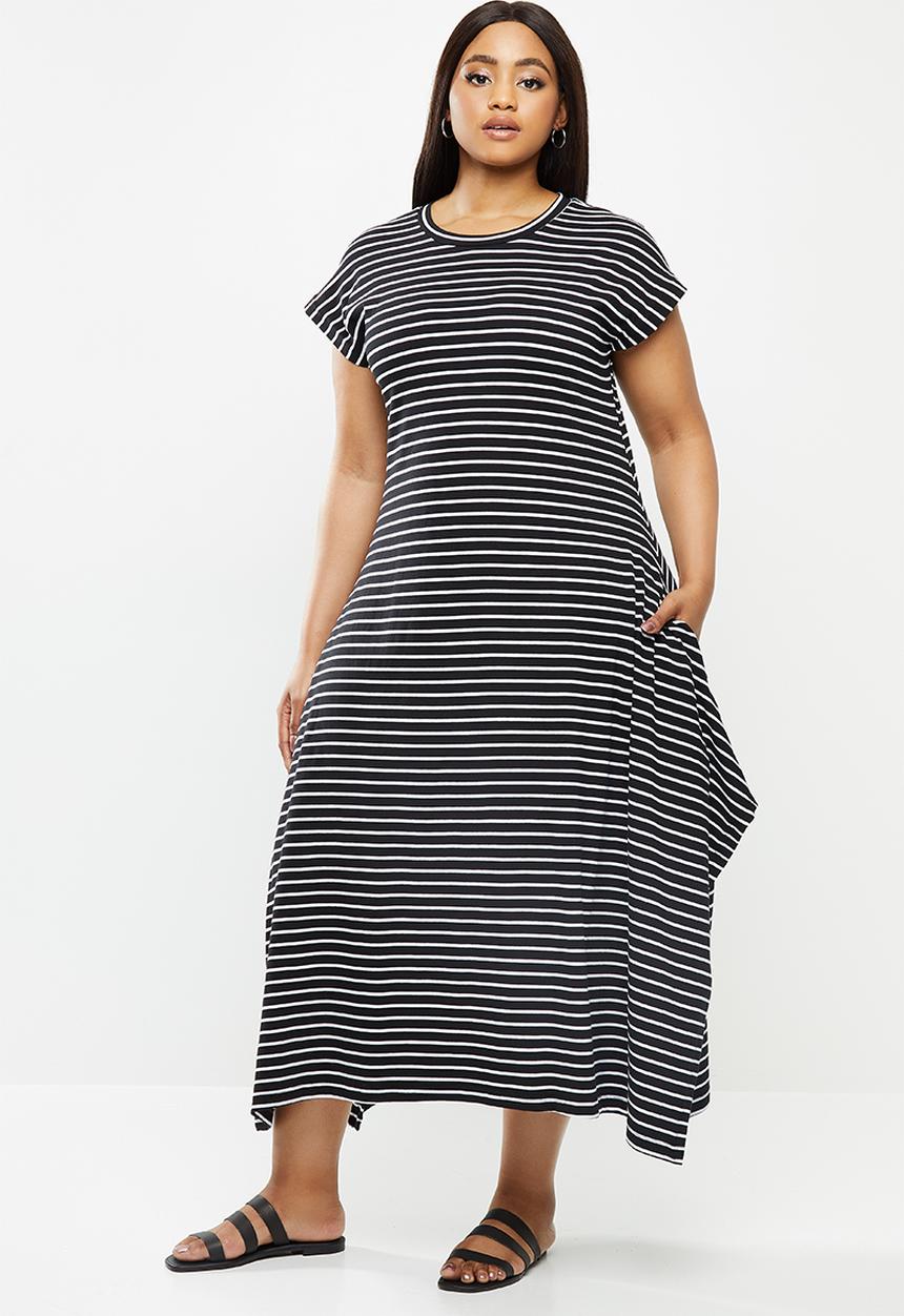 Me&B - Plus easy knit hanky dress - black & white 