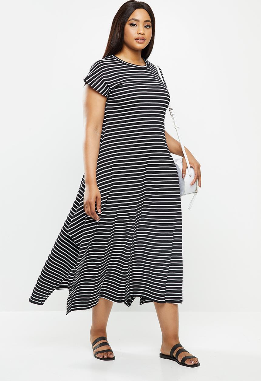 Me&B - Plus easy knit hanky dress - black & white 