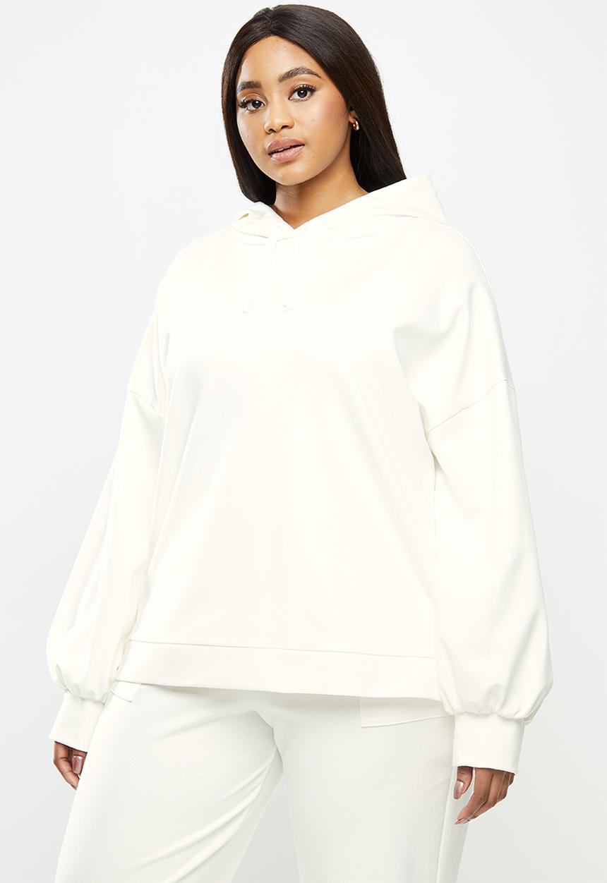 Me&B - Plus fleece hooded sweat with step hem - cream