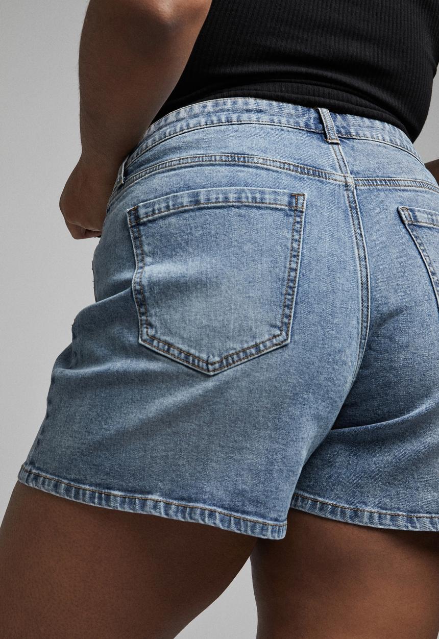 Cotton On - Curve mom high waist denim short - jetty blue