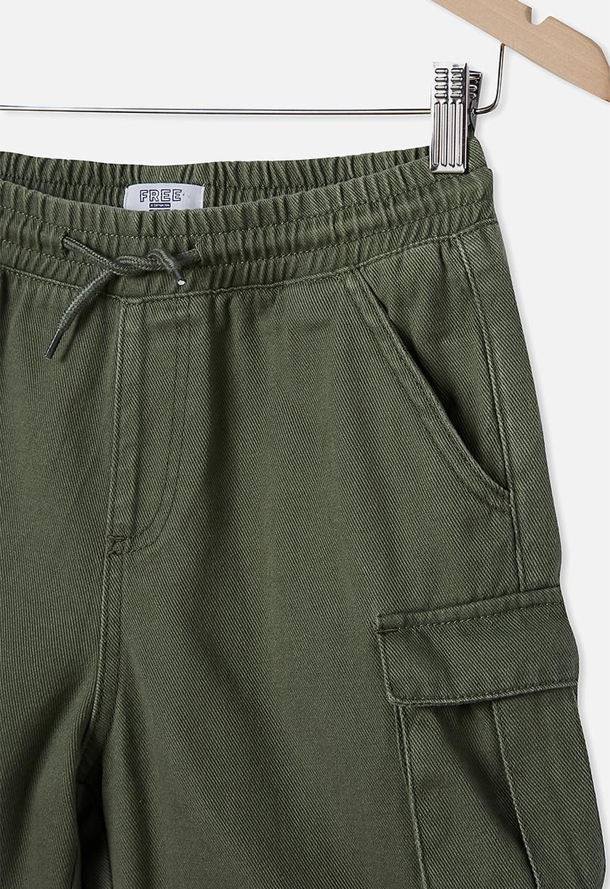 Free by Cotton On - Charlie cargo short - green