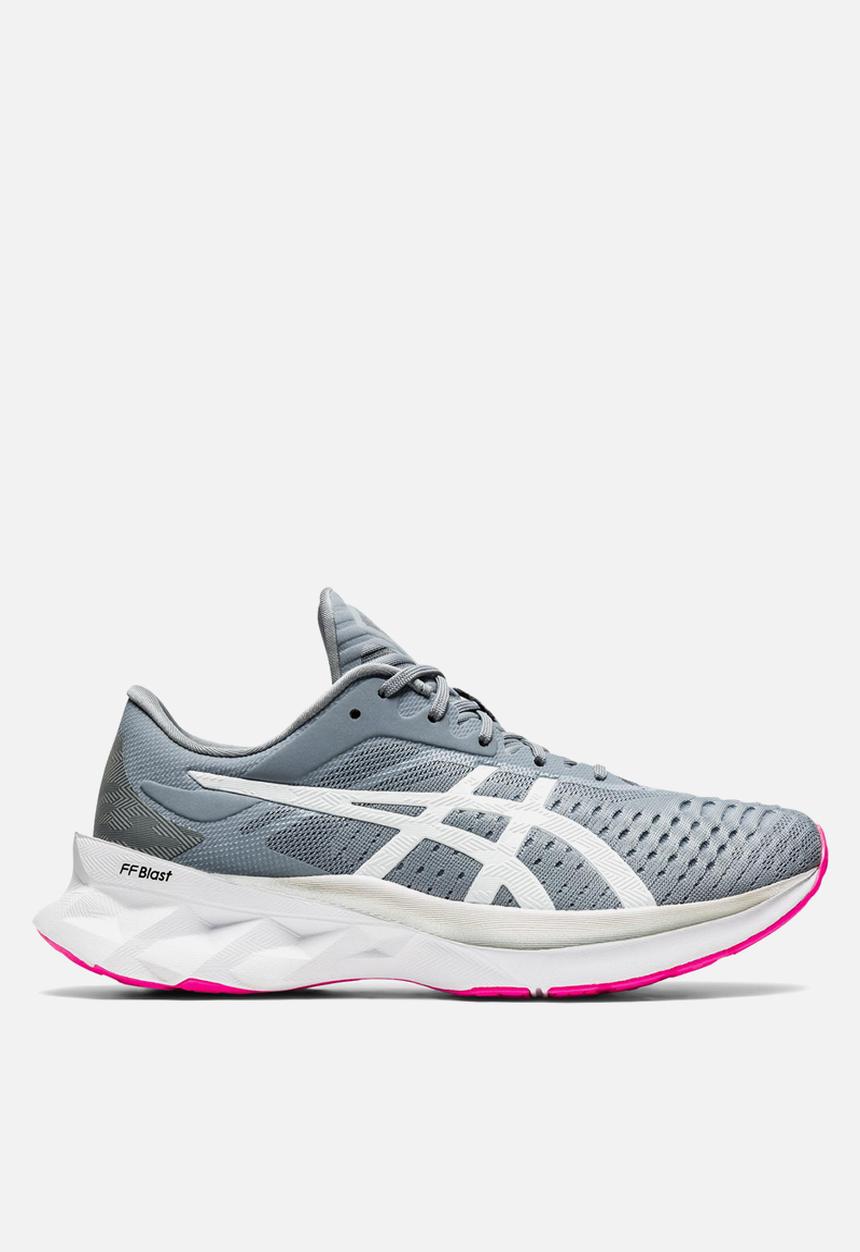 ASICS - Novablast - sheet rock & white